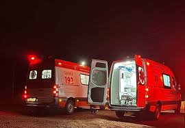 Colisão entre caminhonetes deixa quatro pessoas feridas durante a madrugada em Três Passos